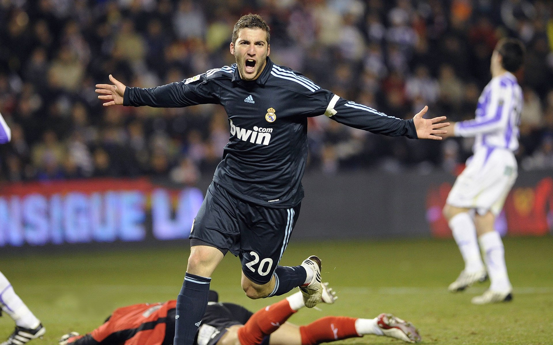 开运app入口-球员故事：从菜鸟到巨星的励志史诗，球员的经历