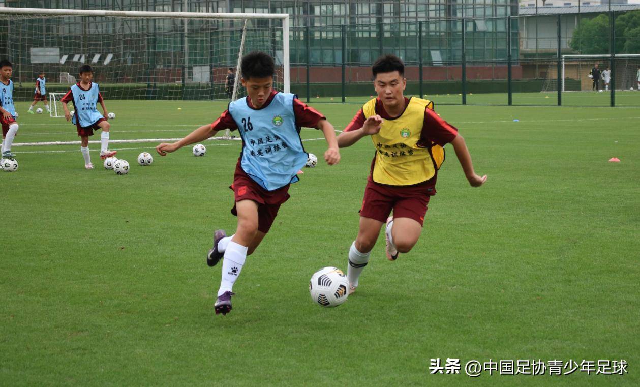 包含开云体育:中国足球青训基地举办青少年足球比赛：检验青训成果，选拔优秀苗子的词条